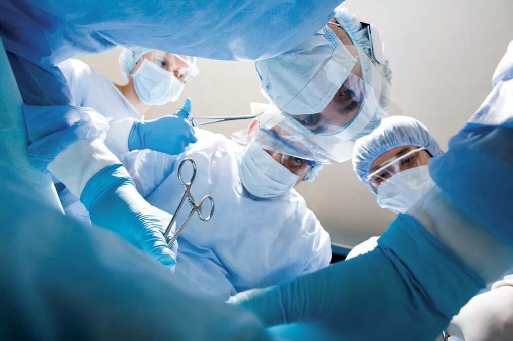 In case of complicated thoracic osteochondrosis, surgery is performed